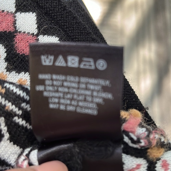 Sleeping on snow for Anthropologie sweater - Picture 9 of 9